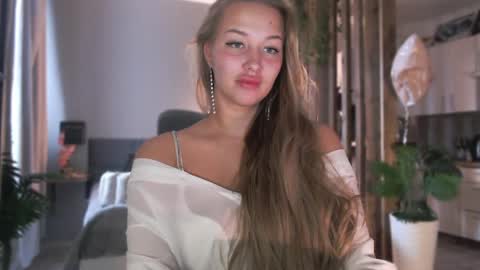 milk_bunny_ online show from 04-18-26, 09:24