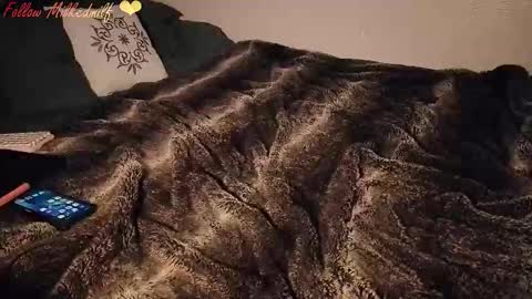 Snapshot of milkedmilf chatting on 02-07-26, 02:15 milkedmilf online show from 02-07-26, 02:15