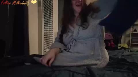 Snapshot of milkedmilf chatting on 02-16-26, 04:52 milkedmilf online show from 02-16-26, 04:52