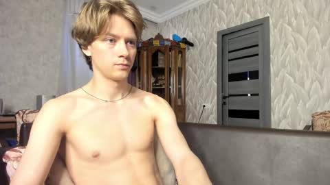 Isaac online show from 06-05-26, 02:07