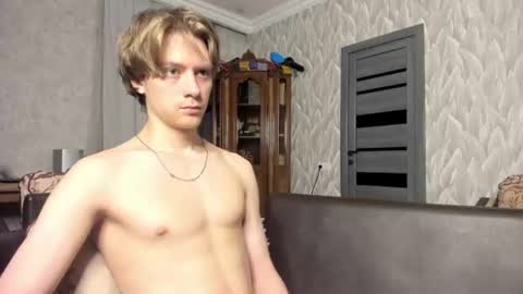 Isaac online show from 06-11-26, 12:32