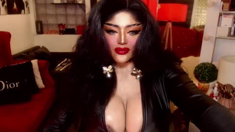 milkshakelavinia online show from 01-14-25, 05:40