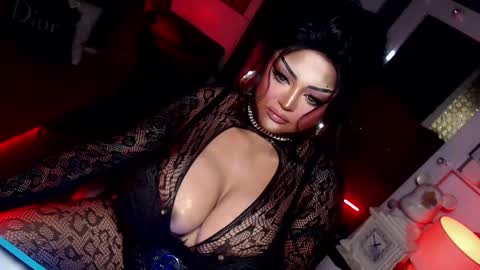 milkshakelavinia online show from 02-16-25, 10:32