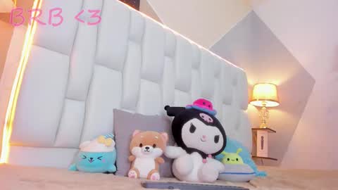 Snapshot of milkwhore1 chatting on 09-17-25, 12:29 Michelle online show from 09-17-25, 12:29