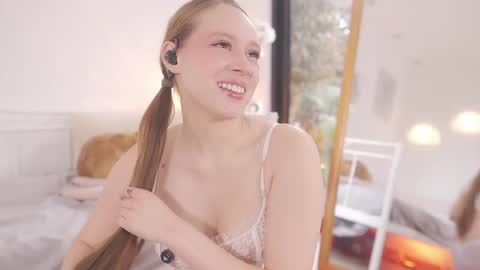 milky_0 online show from 05-31-26, 07:15