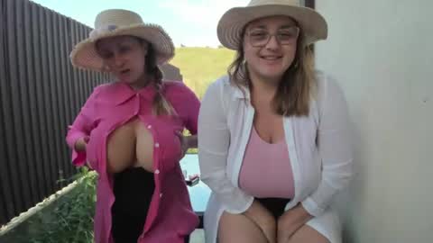 Snapshot of milkykandy chatting on 07-28-26, 04:30 Livia online show from 07-28-26, 04:30