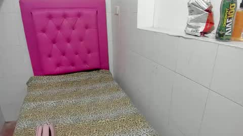 milkyway_18 online show from 11-30-25, 01:37