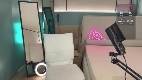 Snapshot of milla_kuni chatting on 12-29-24, 07:00 Mila online show from 12-29-24, 07:00