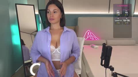 Snapshot of milla_kuni chatting on 01-17-25, 10:45 Mila online show from 01-17-25, 10:45