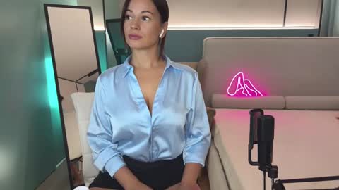 Snapshot of milla_kuni chatting on 02-13-25, 05:11 Mila online show from 02-13-25, 05:11