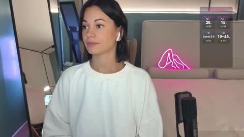 Snapshot of milla_kuni chatting on 02-27-25, 10:20 Mila online show from 02-27-25, 10:20