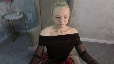 Snapshot of millaholt chatting on 09-30-25, 08:30 Hello Im Mila online show from 09-30-25, 08:30