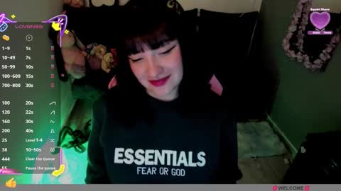 Snapshot of millandiux chatting on 10-23-25, 11:57 millandiux online show from 10-23-25, 11:57