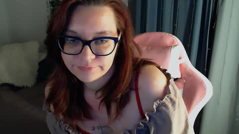 Snapshot of millapoolys chatting on 01-19-25, 05:07 Milla online show from 01-19-25, 05:07