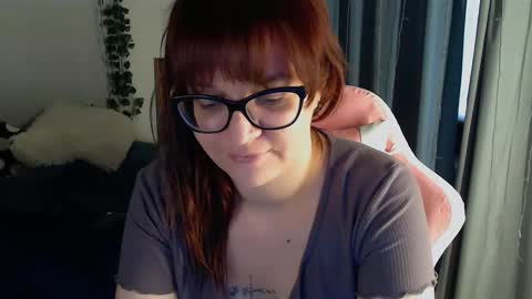 Snapshot of millapoolys chatting on 02-24-25, 01:31 Milla online show from 02-24-25, 01:31