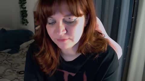 Snapshot of millapoolys chatting on 09-10-25, 10:54 Milla online show from 09-10-25, 10:54