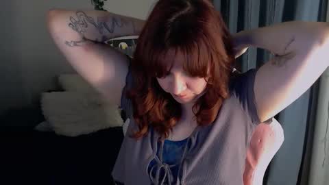 Snapshot of millapoolys chatting on 10-13-25, 10:32 Milla online show from 10-13-25, 10:32