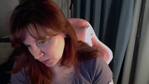 Snapshot of millapoolys chatting on 10-15-25, 09:04 Milla online show from 10-15-25, 09:04