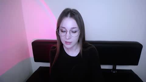 Snapshot of millasamsd chatting on 11-17-25, 09:15 Milla online show from 11-17-25, 09:15