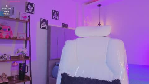 miller_vanessa_ online show from 05-26-26, 09:00