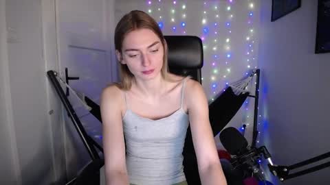 Snapshot of millie_lacroix chatting on 01-22-25, 12:06 millie_lacroix online show from 01-22-25, 12:06