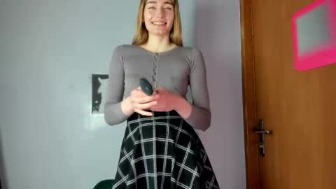 Snapshot of millie_lacroix chatting on 04-20-26, 11:46 millie_lacroix online show from 04-20-26, 11:46
