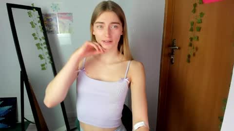 Snapshot of millie_lacroix chatting on 04-30-26, 09:37 millie_lacroix online show from 04-30-26, 09:37
