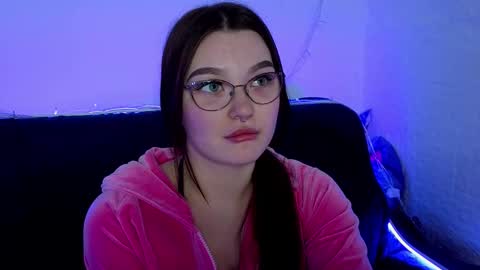 Snapshot of milliedoll chatting on 09-30-25, 11:37 Millie online show from 09-30-25, 11:37