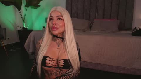 Snapshot of milliejhonson chatting on 03-10-26, 11:48 Mila online show from 03-10-26, 11:48