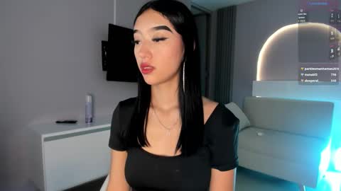 Snapshot of millieskinny_ chatting on 10-11-25, 03:10 Ana Maria online show from 10-11-25, 03:10