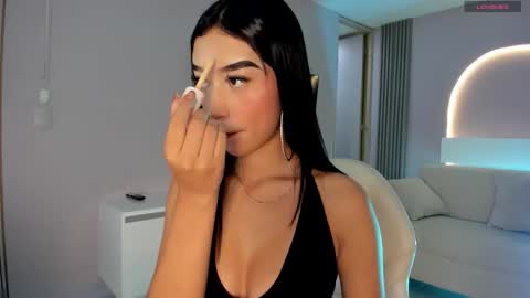 Snapshot of millieskinny_ chatting on 10-14-25, 11:05 Ana Maria online show from 10-14-25, 11:05