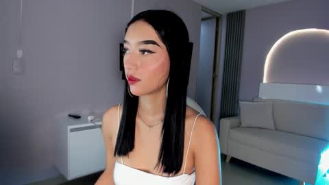Snapshot of millieskinny_ chatting on 10-16-25, 11:39 Ana Maria online show from 10-16-25, 11:39