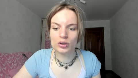 mili-kira online show from 05-12-26, 04:42