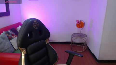 milly_1_ online show from 05-06-26, 06:02