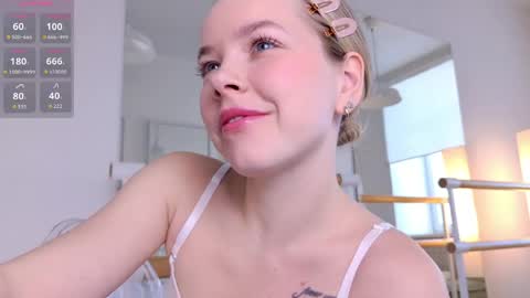 Milly    online show from 05-10-26, 07:46