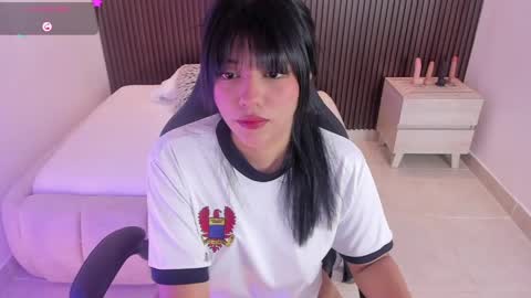 Snapshot of millyevans1 chatting on 04-21-26, 02:51 millyevans1 online show from 04-21-26, 02:51