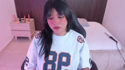 Snapshot of millyevans1 chatting on 04-24-26, 03:31 millyevans1 online show from 04-24-26, 03:31