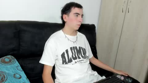 milogm_ online show from 06-02-26, 02:57