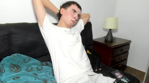 Snapshot of milogm_ chatting on 06-04-26, 12:38 milogm_ online show from 06-04-26, 12:38