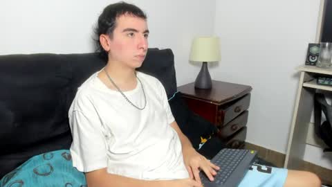 Snapshot of milogm_ chatting on 06-10-26, 08:41 milogm_ online show from 06-10-26, 08:41