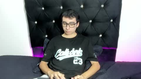 Snapshot of milogm_ chatting on 07-08-26, 04:39 milogm_ online show from 07-08-26, 04:39