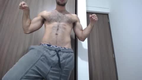 Snapshot of milostructor chatting on 02-01-26, 02:21 miloslove online show from 02-01-26, 02:21