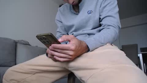 Snapshot of milostructor chatting on 02-25-26, 12:26 miloslove online show from 02-25-26, 12:26