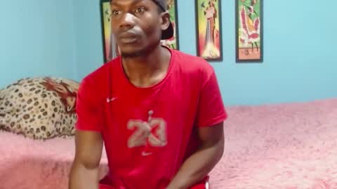 Miltonn online show from 10-20-25, 12:22