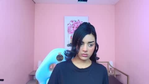milu_carbajal_x online show from 11-22-25, 08:08