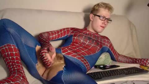 Snapshot of miluegin chatting on 11-18-25, 11:25 Noah online show from 11-18-25, 11:25