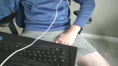 Snapshot of milwaukeebadger24 chatting on 10-10-25, 01:43 milwaukeebadger24 online show from 10-10-25, 01:43