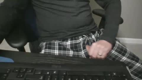 Snapshot of milwaukeebadger24 chatting on 11-26-25, 12:28 milwaukeebadger24 online show from 11-26-25, 12:28