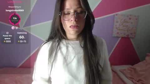 Snapshot of mily_miley chatting on 02-21-25, 10:15 Mily Miley online show from 02-21-25, 10:15