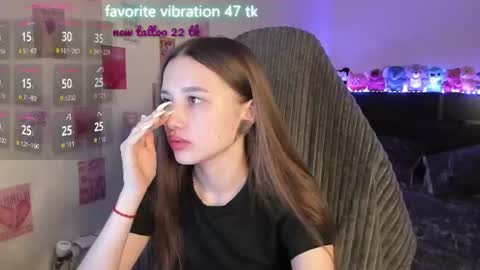 Emily online show from 06-25-26, 05:39